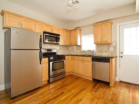 5th image of 1531 Federal St