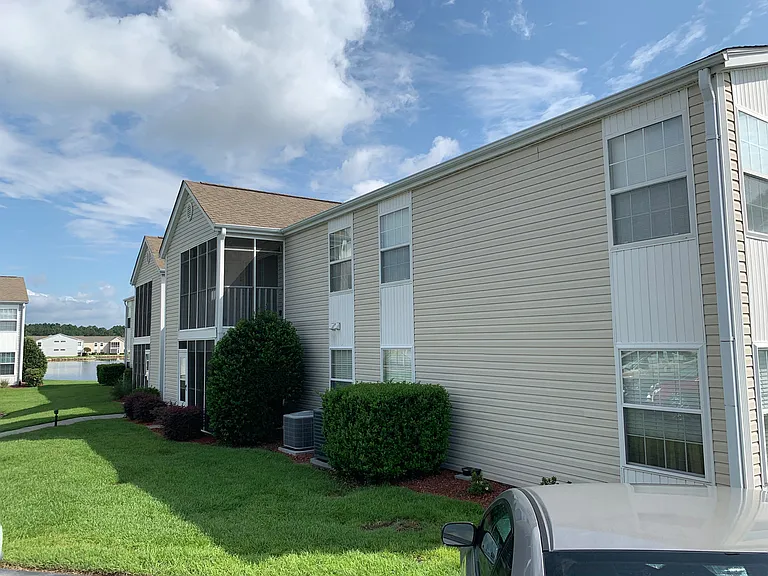 2136 Clearwater Dr #F — Photo 2