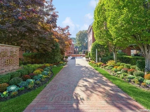 99 S Park Avenue #203, Rockville Centre, NY 11570