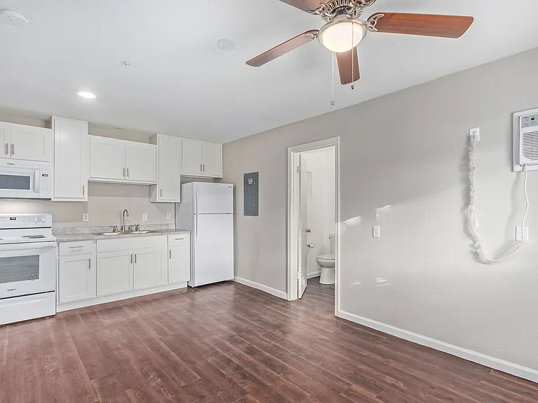 1802 N 26th Pl #1808-D — Photo 17