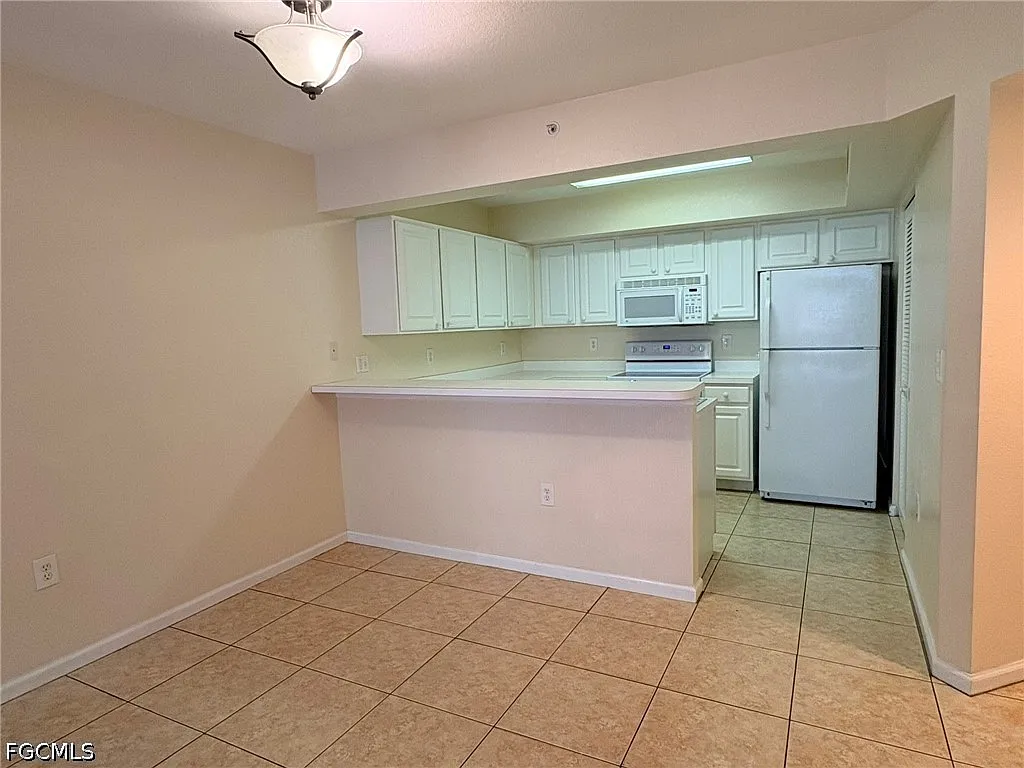 1 bed, 1.0 bath, 697 sqft, $1,100 — Photo 3
