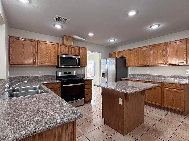 1724 Mexican Poppy St — Photo 24