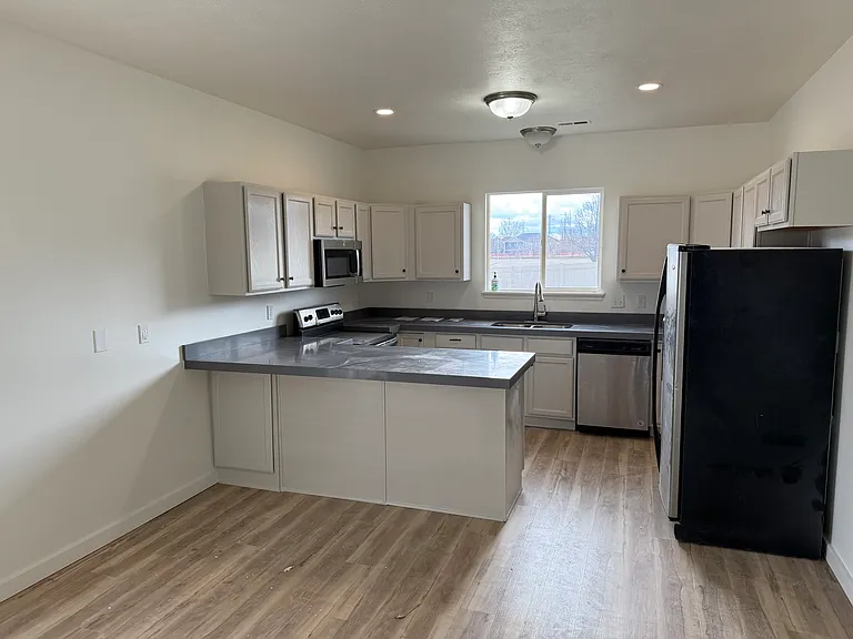 21 N Country Bend Rd — Photo 3