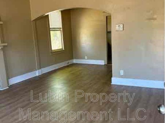 2nd image of 2077 Vollintine Ave