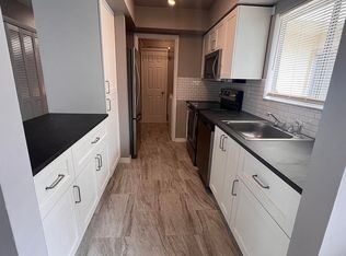 1111 Longfellow Rd, Sarasota, FL 34243