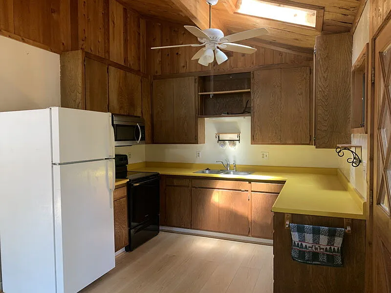 2 bed, 2.0 bath, 918 sqft, $1,695 — Photo 3