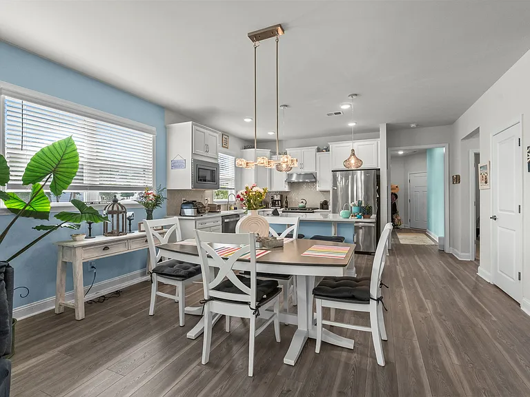6041 Campanella St — Photo 14