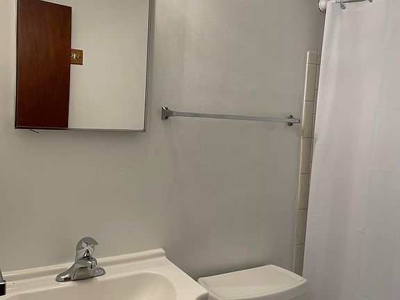 4th image of 3088 Dorris Ave #D