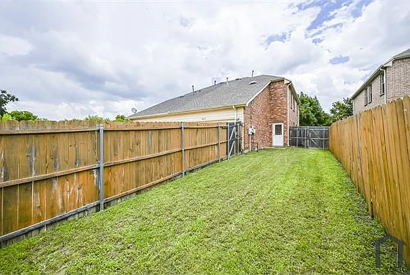 5435 Jacob Dr — Photo 16