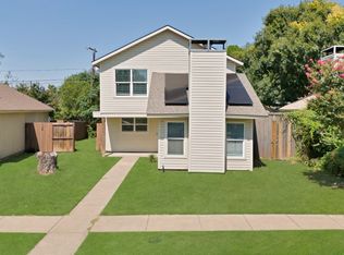 2111 Nantucket Village Dr, Dallas, TX 75227