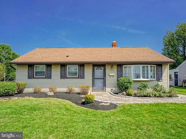 455 Colonial Rd, Bellmawr, NJ 08031