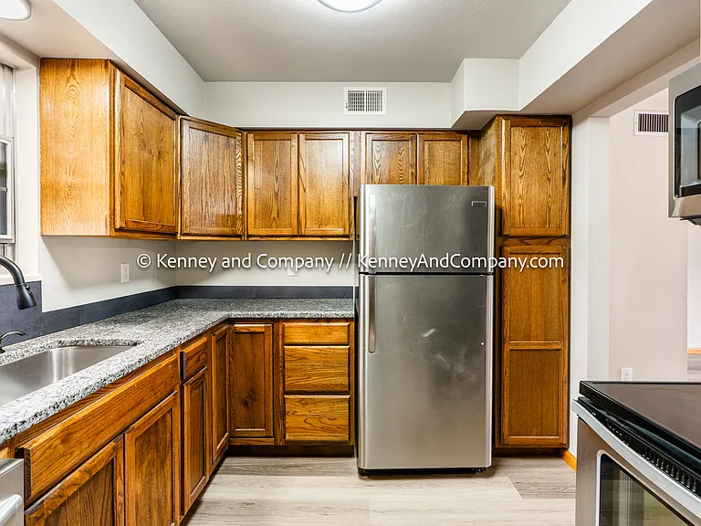 2902 Airport Rd #204 — Photo 9