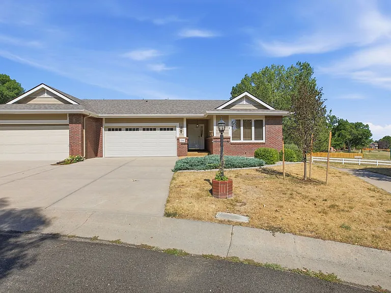 2580 Lochbuie Cir — Photo 2