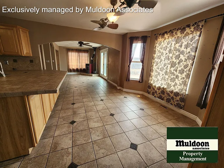 286 W Del Ray Dr — Photo 5