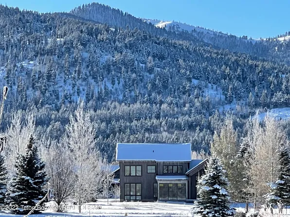 12 Hastings Dr, Victor, ID 83455