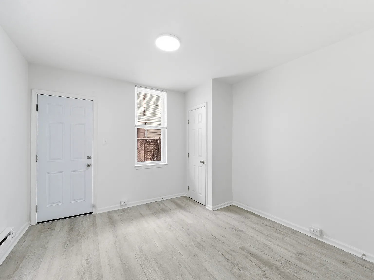 4 bed, 1068 sqft, $1,990 — Photo 1