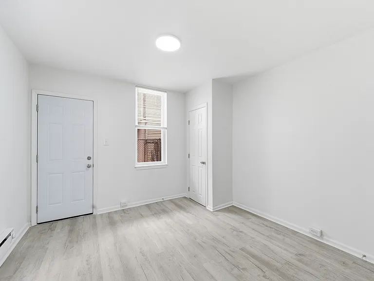 1543 N Myrtlewood St — Photo 1