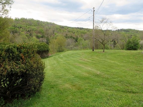 5th image of 25 Edwards Rd