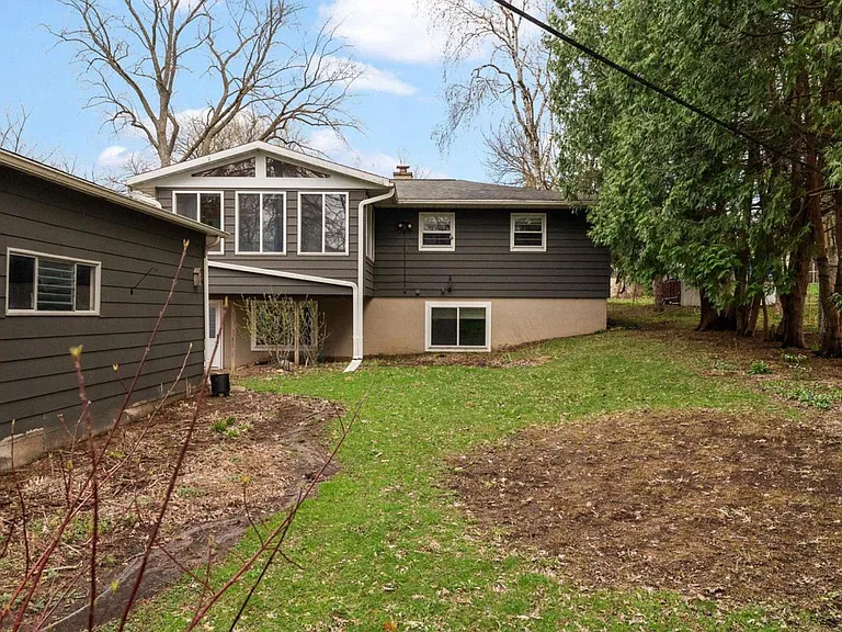 4321 Hegg Ave — Photo 10