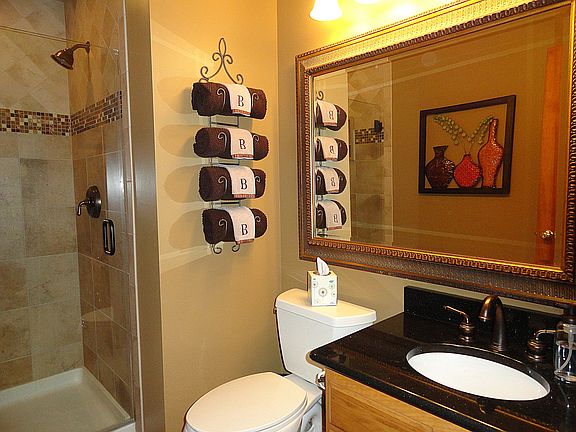 1st Floor Bath