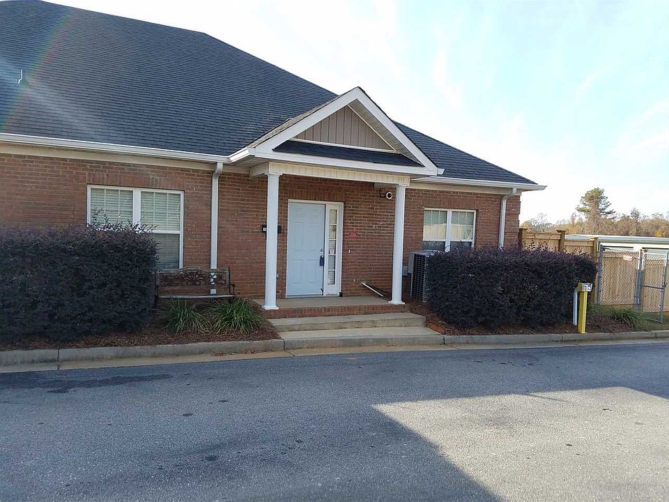 1st image of 105 Woodlawn Dr
