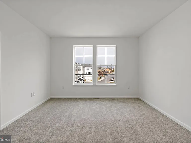 646 Hemsworth Ln — Photo 15