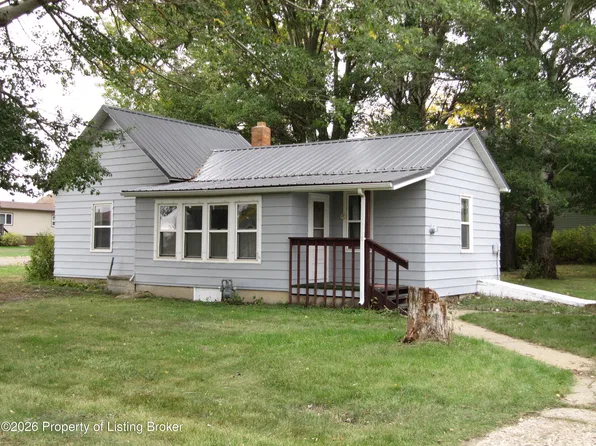 303 2nd Ave SW, Wibaux, MT 59353