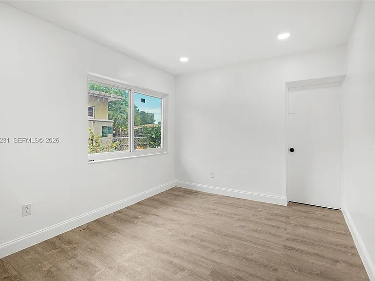 1701 NW 19th Ave — Photo 30