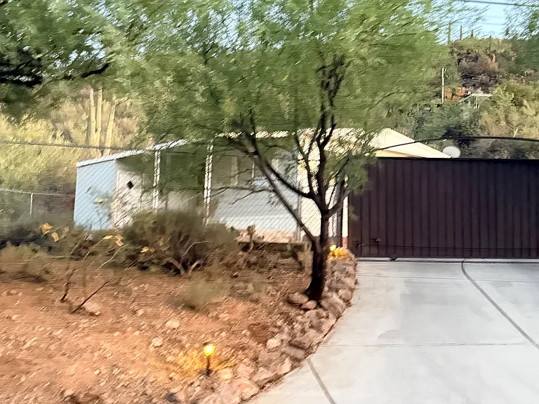 2415 W Irvington Pl — Photo 33