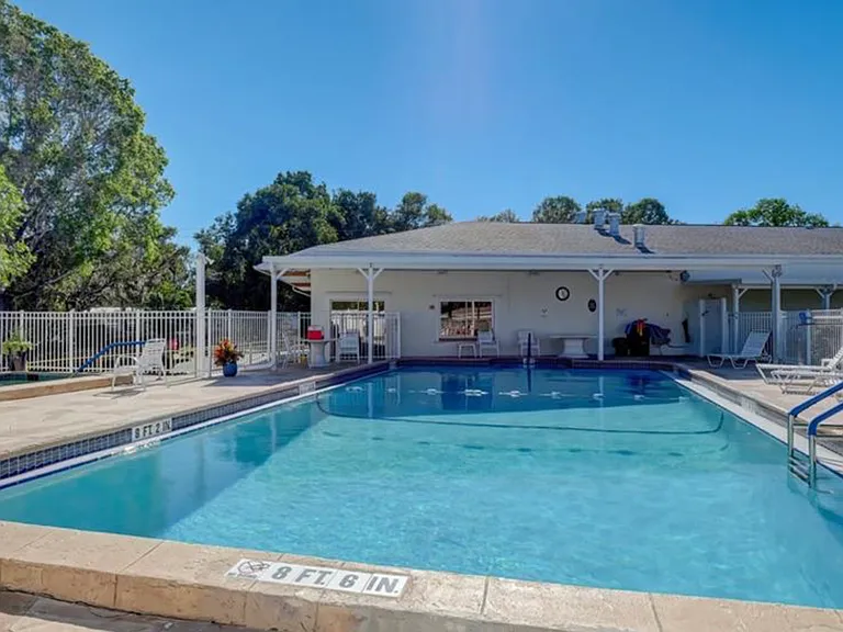 471 Palm Dr #310 — Photo 12