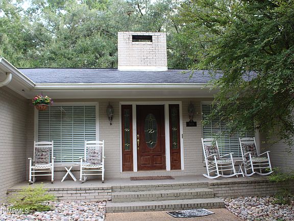 3rd image of 5878 Windsor Cir
