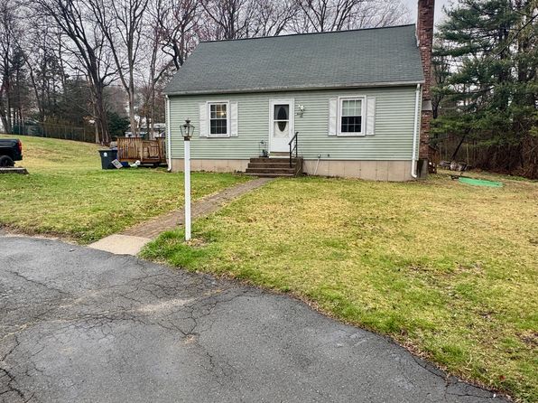 26 Kilmartin Ave, Bristol, CT 06010