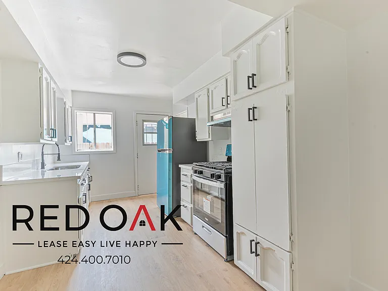 1212 E 76th Pl #4 — Photo 4