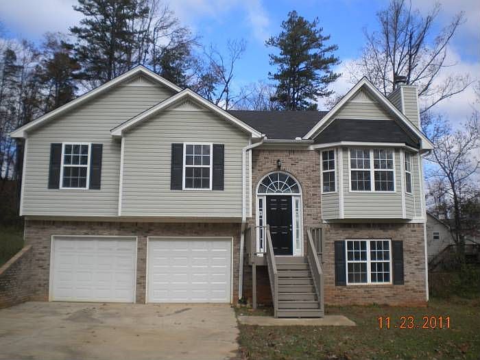 4 Bedrooms & 3 full Baths