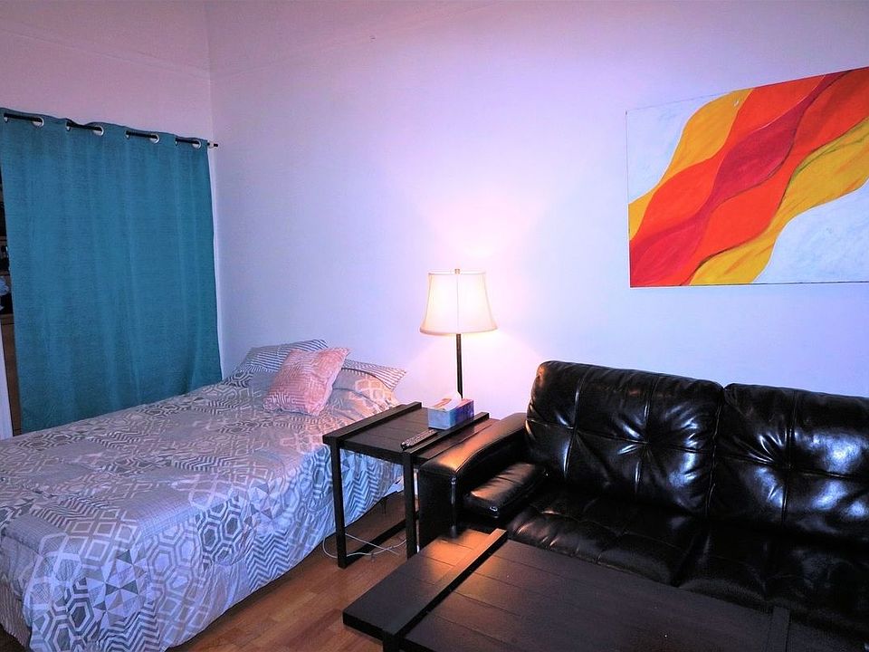 1st image of 315 W 77th St #22