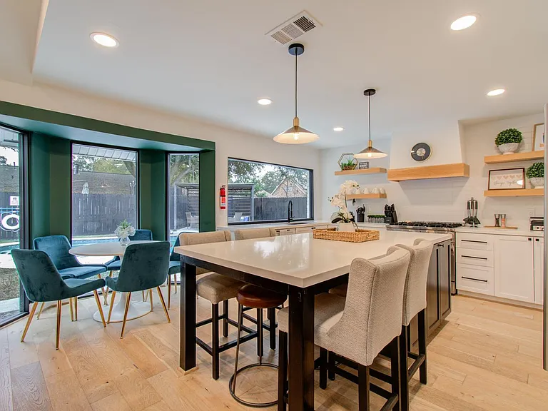 9219 Kempwood Dr — Photo 22