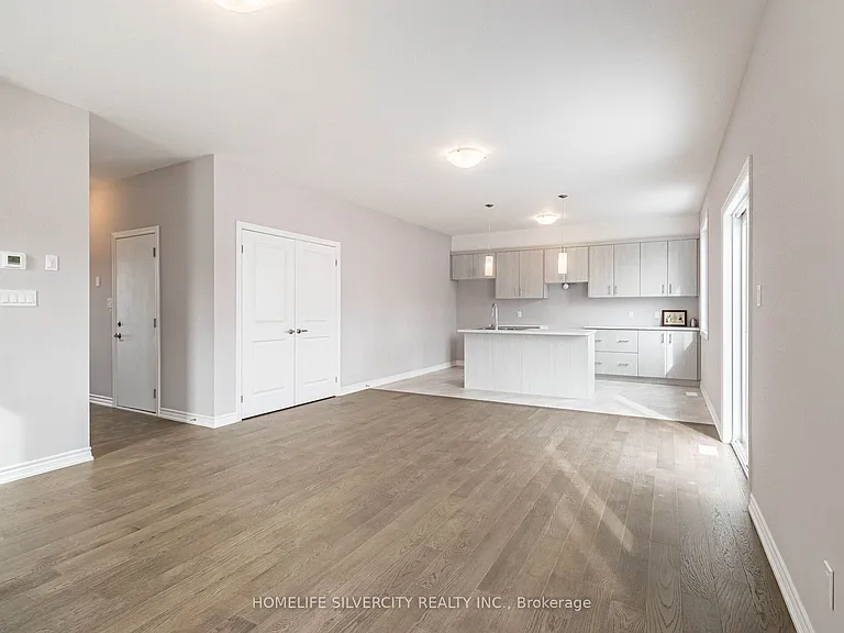 215 Southworth St N — Photo 9