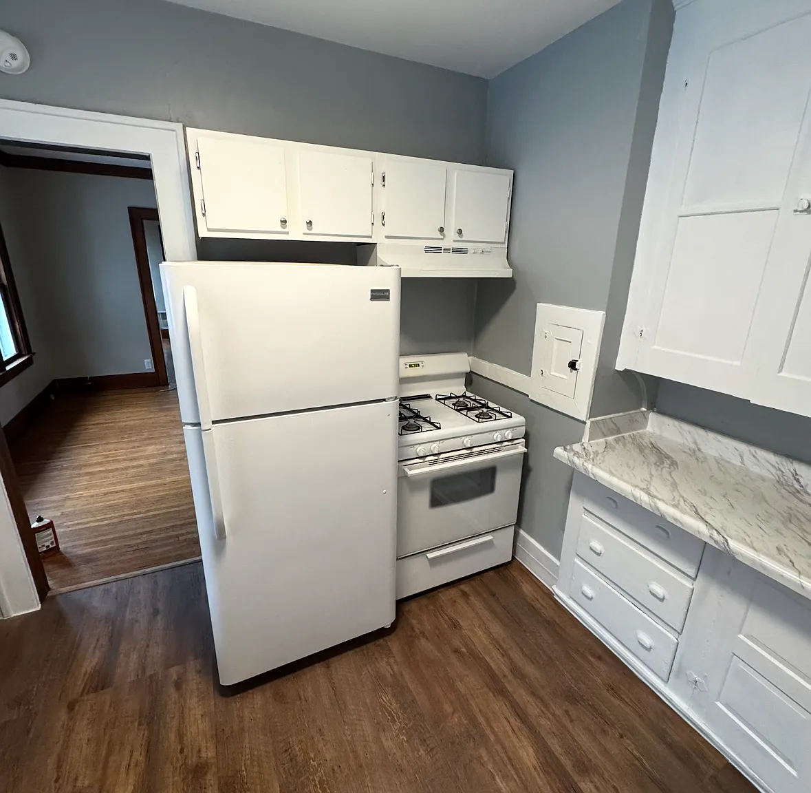 2 bed, 1200 sqft, $1,600 — Photo 3