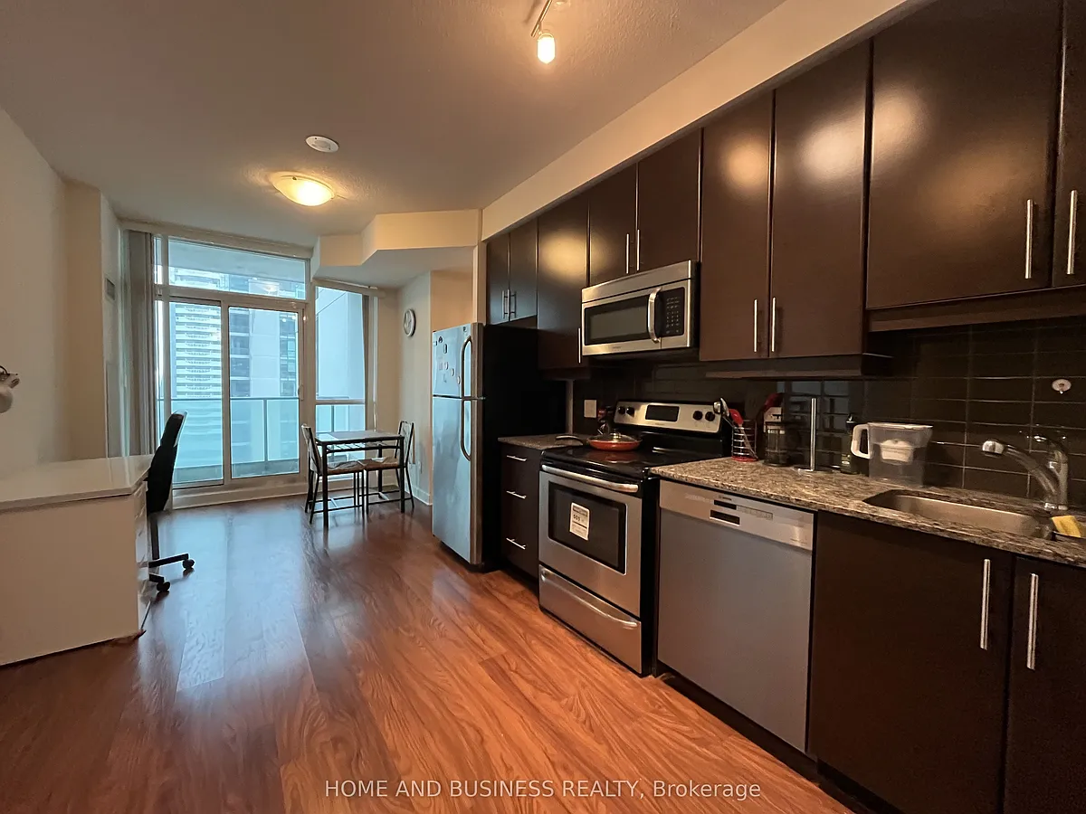 Building Photo - 33 Bay St #2305