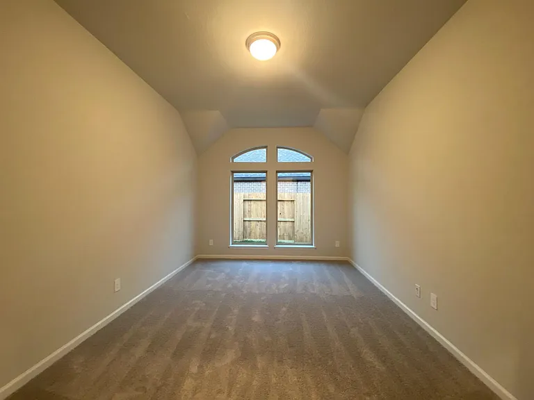 9411 Trestle Creek Ct — Photo 7