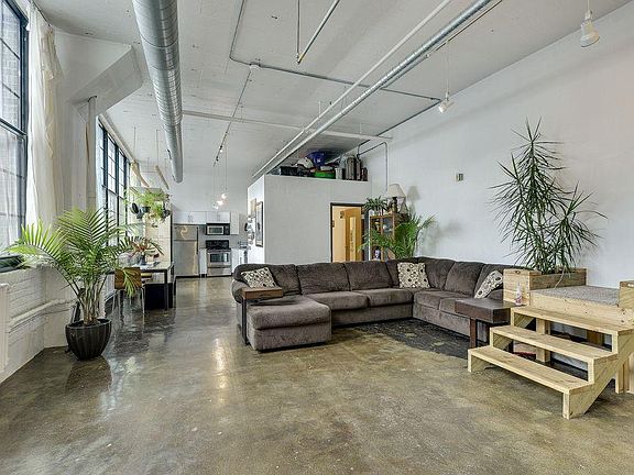 2nd image of 500 Robert St #400