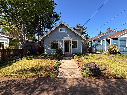 5803 SE Knight St Photo 1