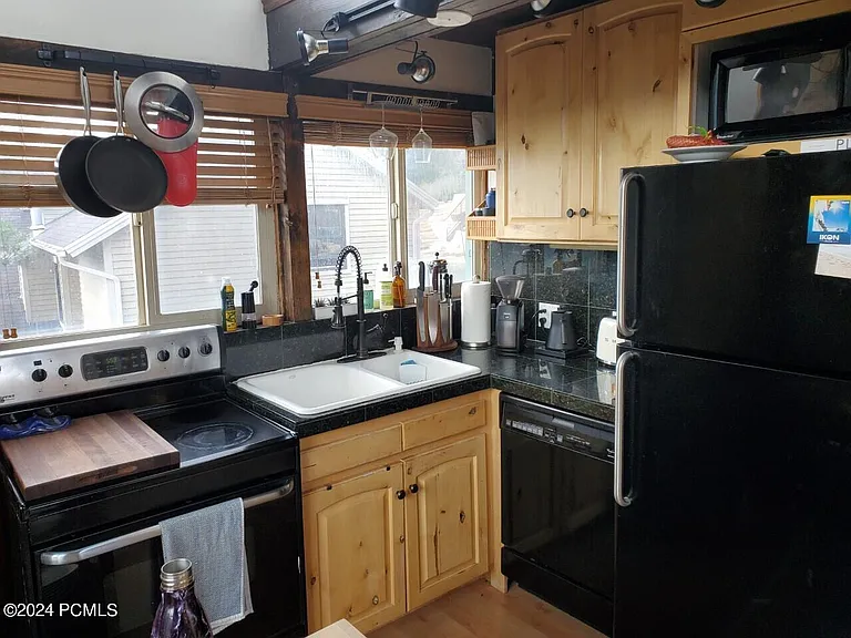 277 McHenry St #A1 — Photo 6