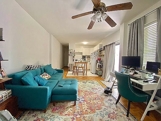 1st image of 20 W 69th St APT B