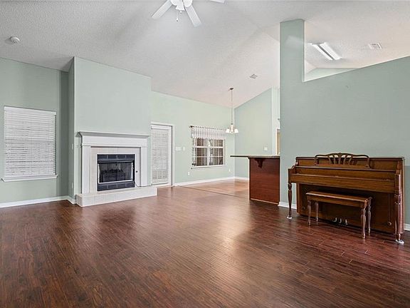 4th image of 27470 Bay Branch Dr
