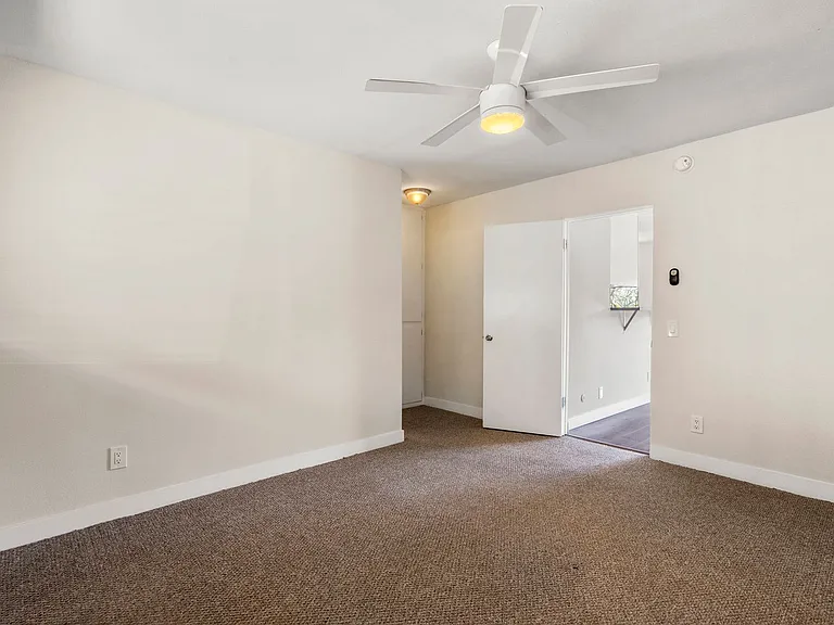 Ave 59 - Highland Park Apartments(Rivendell) — Photo 18