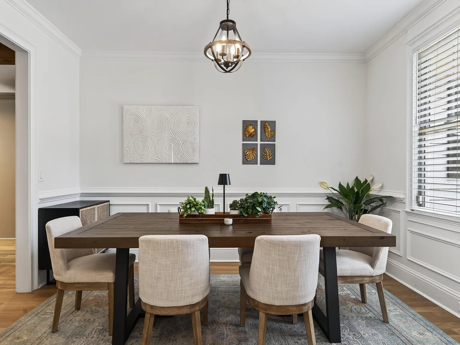 4 bed, 3.0 bath, 2264 sqft, $3,300 — Photo 4