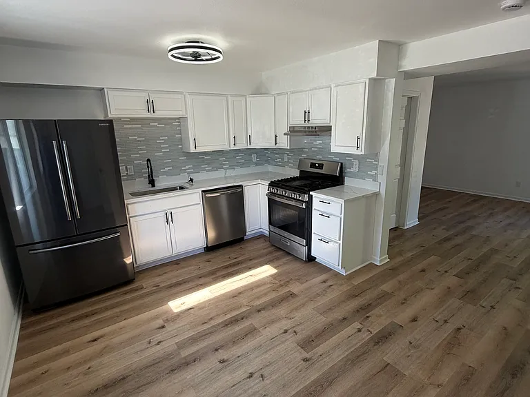 414 N Meldrum St #A — Photo 2