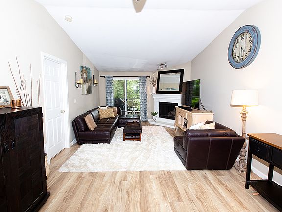 3rd image of 10014 NE 127th Pl APT A202