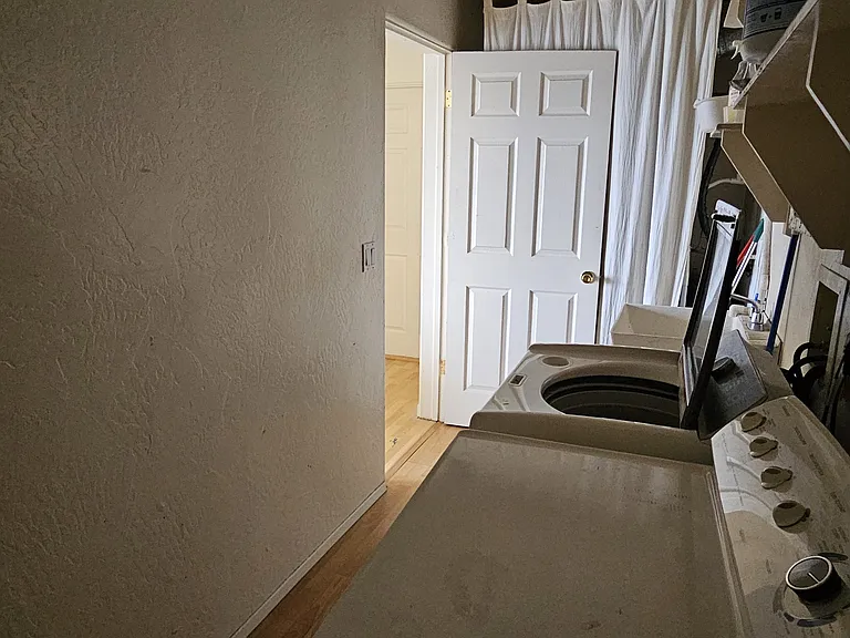 5629 Desert View Dr — Photo 4